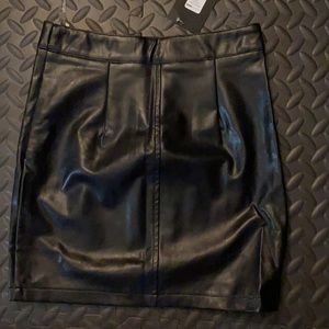 Fashion nova black leather skirt